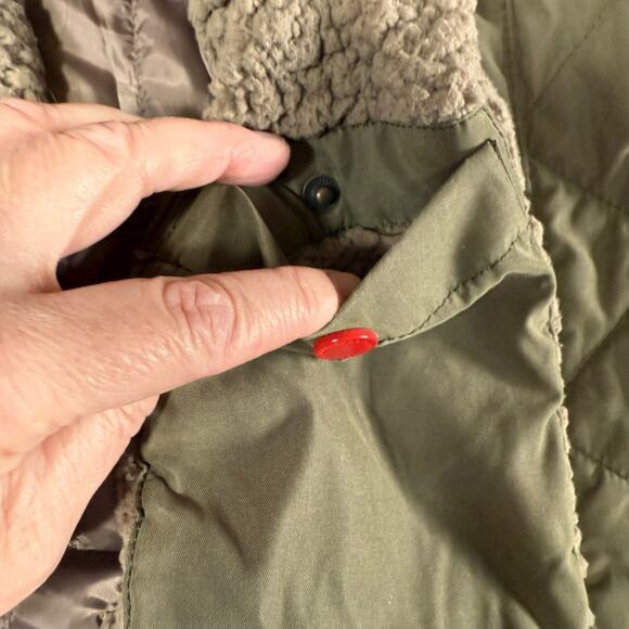 Abercrombie & Fitch Utility Parka Womens L Green Sherpa Lined Faux Fur Hood - Picture 13 of 16